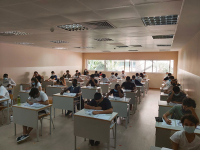 Escola Portuguesa faz exame de espanhol