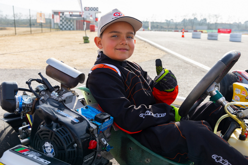 Campeão de palmo e meio nas velocidades dos kart