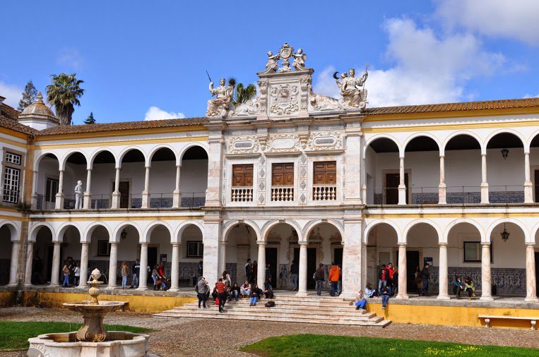 Universidade de Évora analisa Portugal em alta na energia fotovoltaica