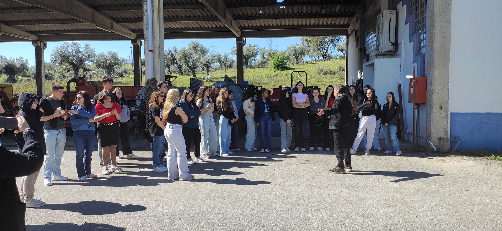 ESACB recebe alunos do profissional