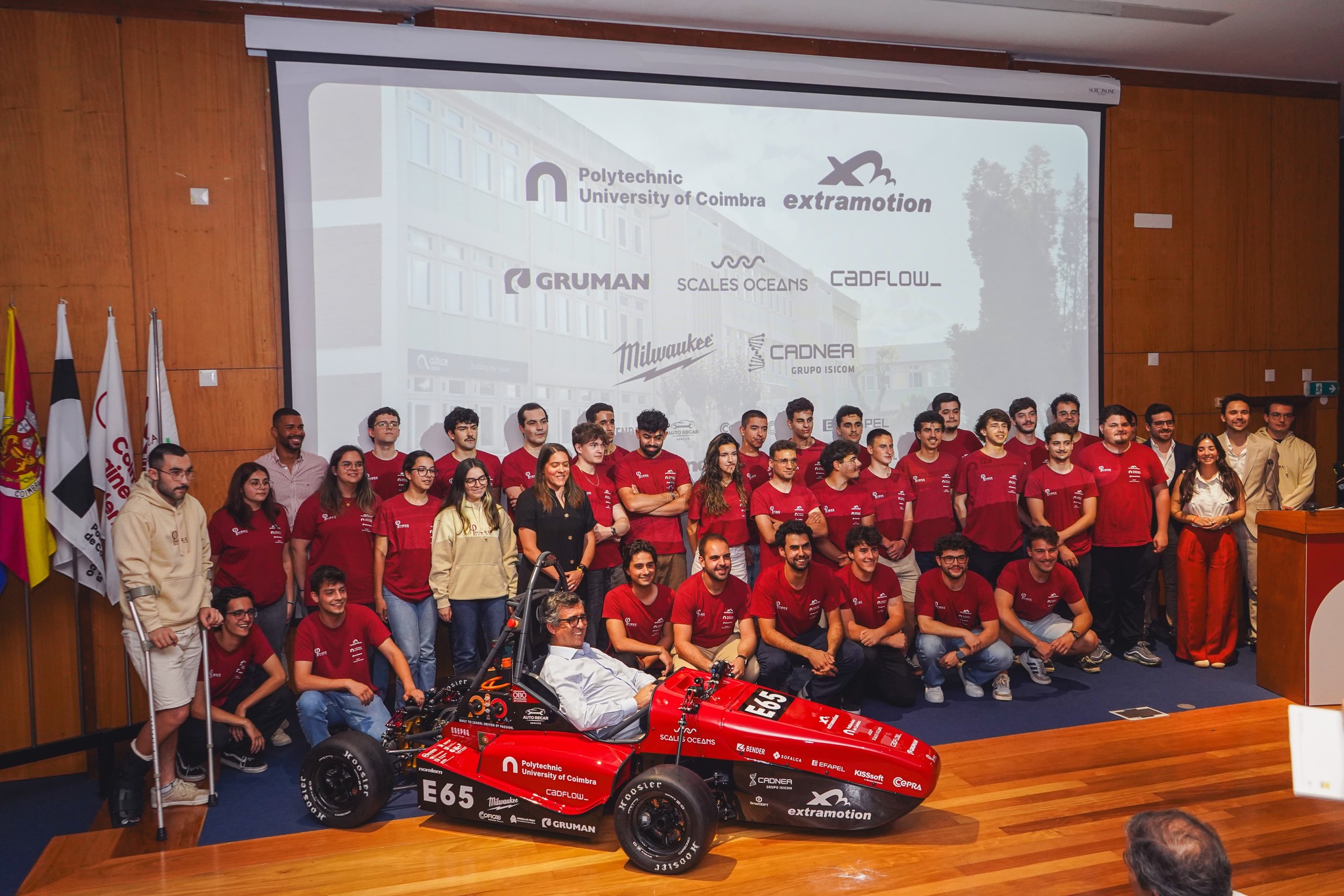 Politécnico de Coimbra em competição mundial com carro 100% elétrico feito por alunos