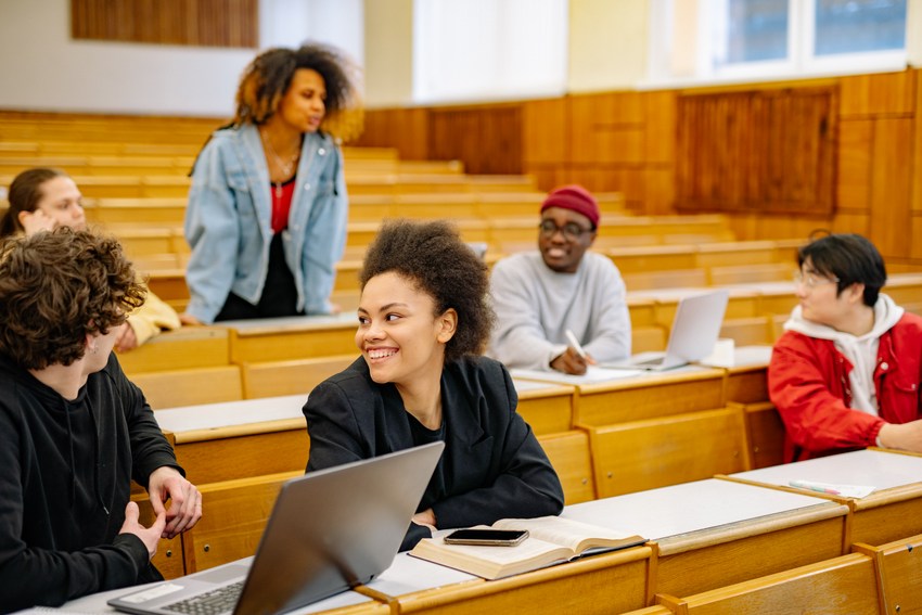 Parlamento debate revisão do regime jurídico das instituições de ensino superior