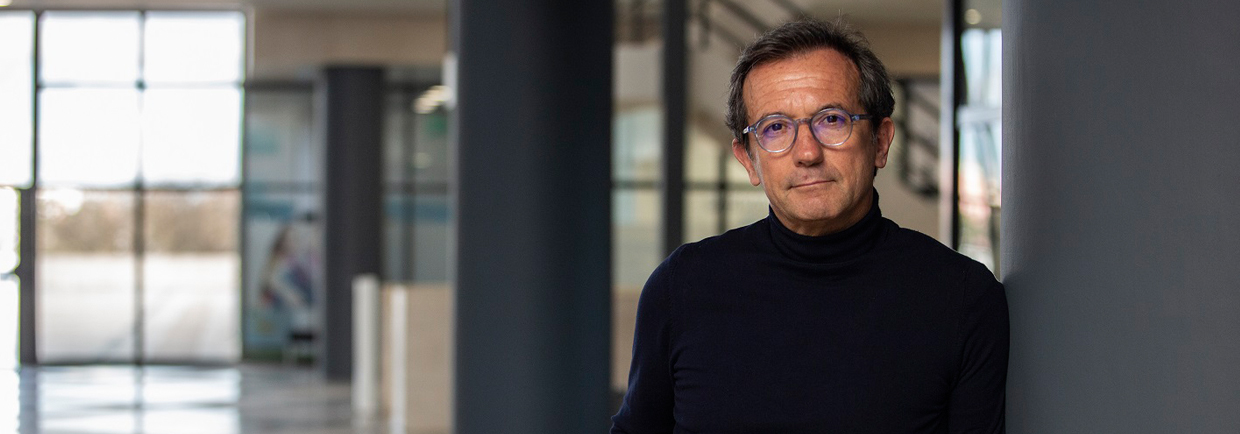 'Os partidos políticos tornaram-se centrais de emprego'