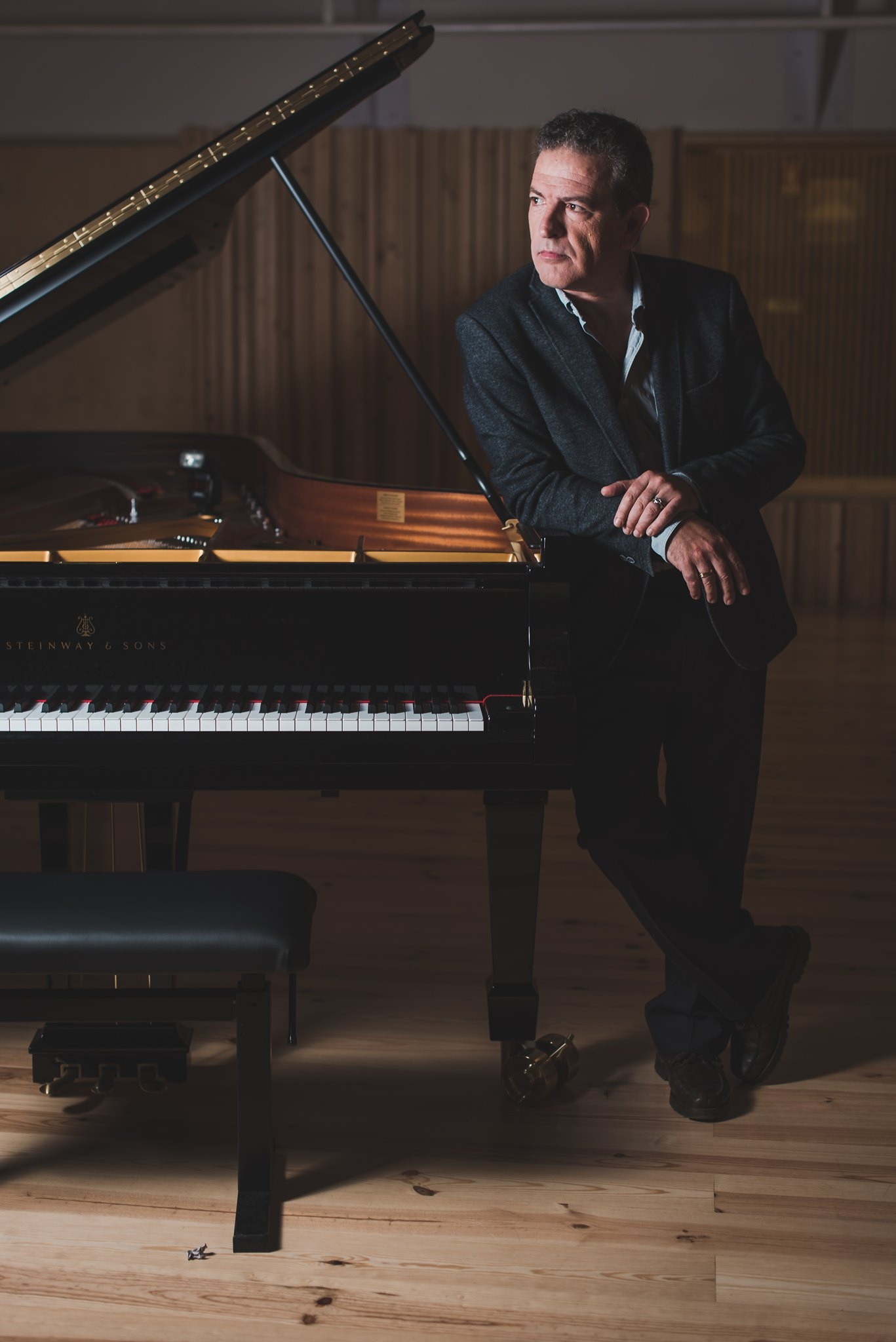 António Rosado e Orquestra da Esart no palco do Cine Teatro