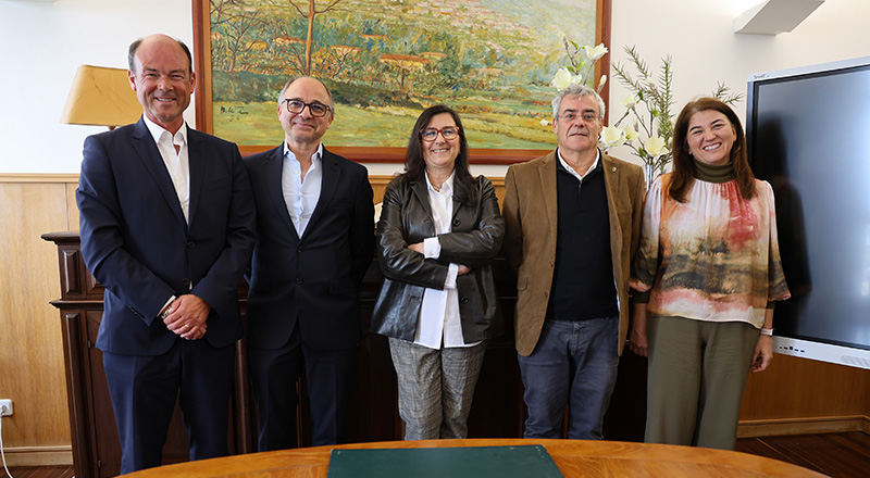 UBI e Alves Bandeira assinam acordo