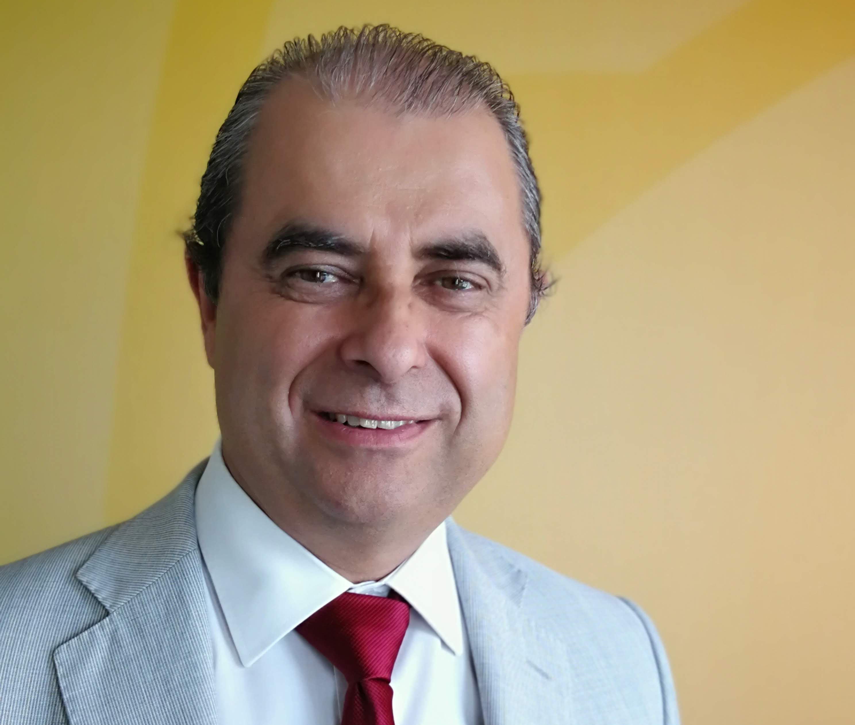 Manuel Lopes publica 2.ª edição do livro ‘Pensas Que Só Acontece  Aos Outros’