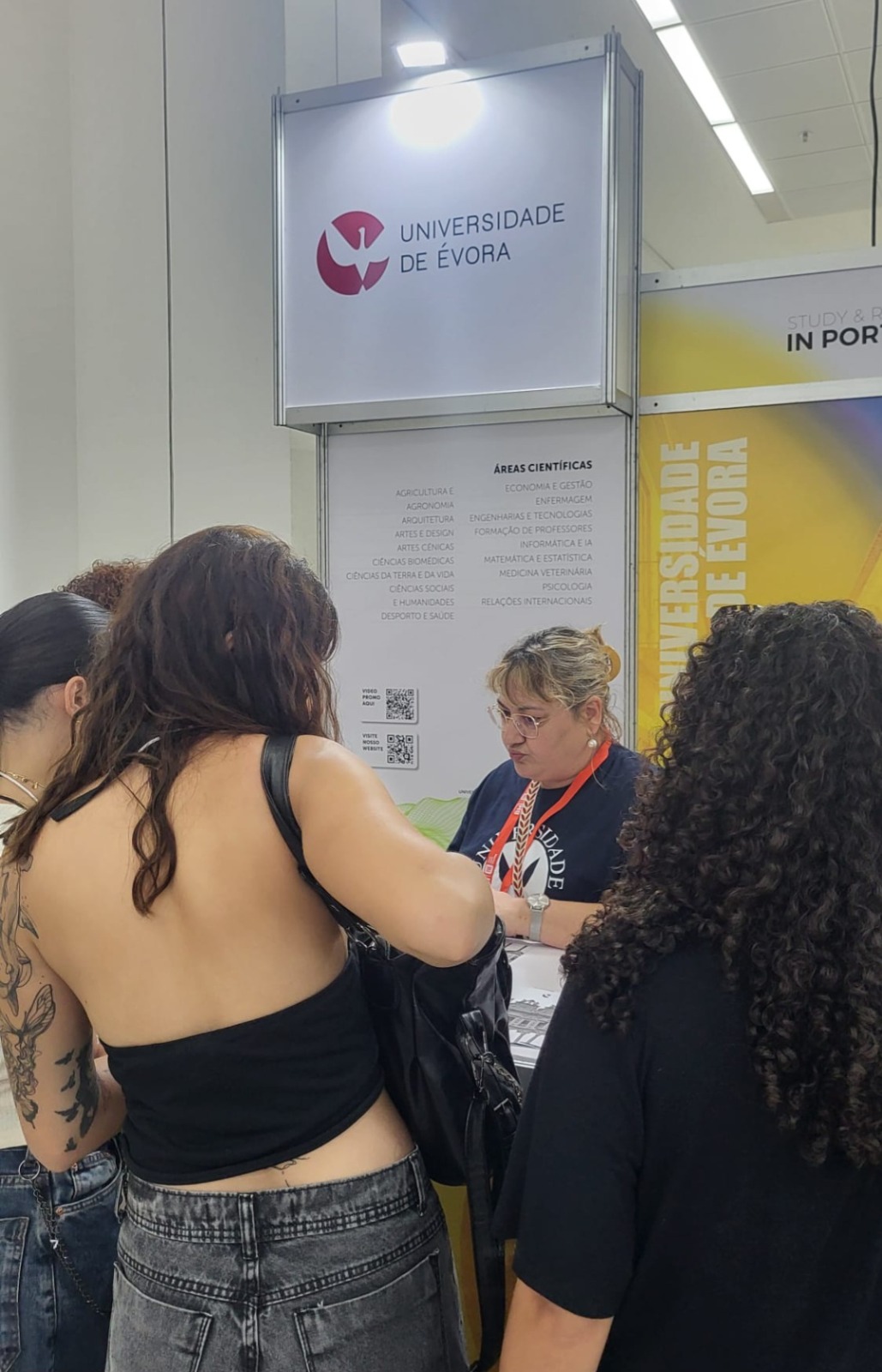 Universidade de Évora reforça internacionalização no Salão do Estudante 2026