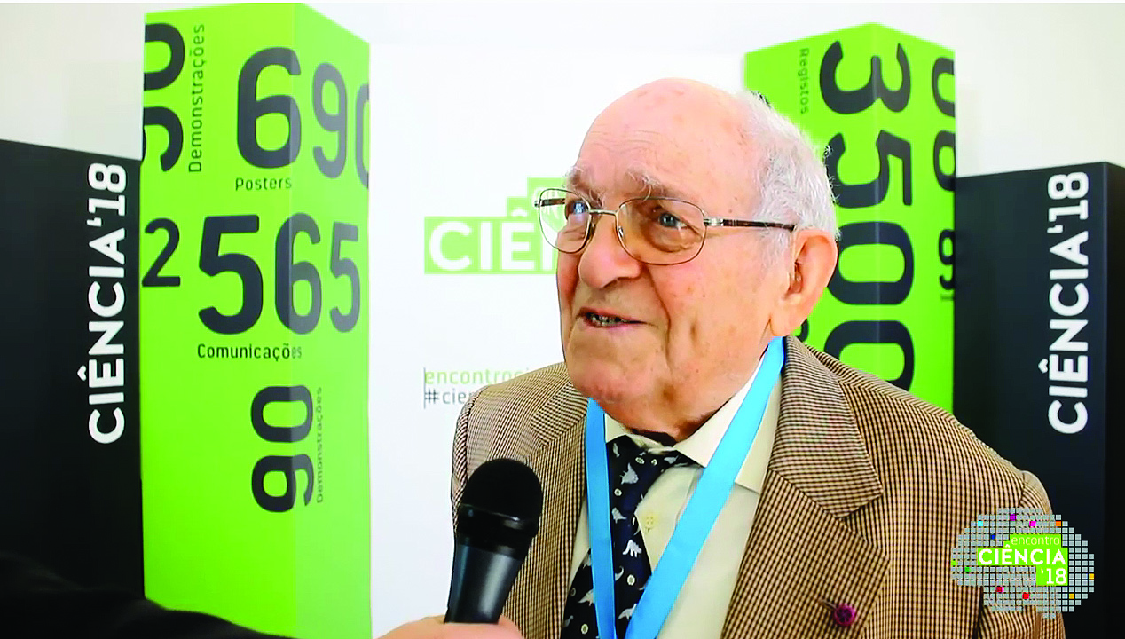 ‘A educação e a ciência deviam  ser prioridades nacionais’