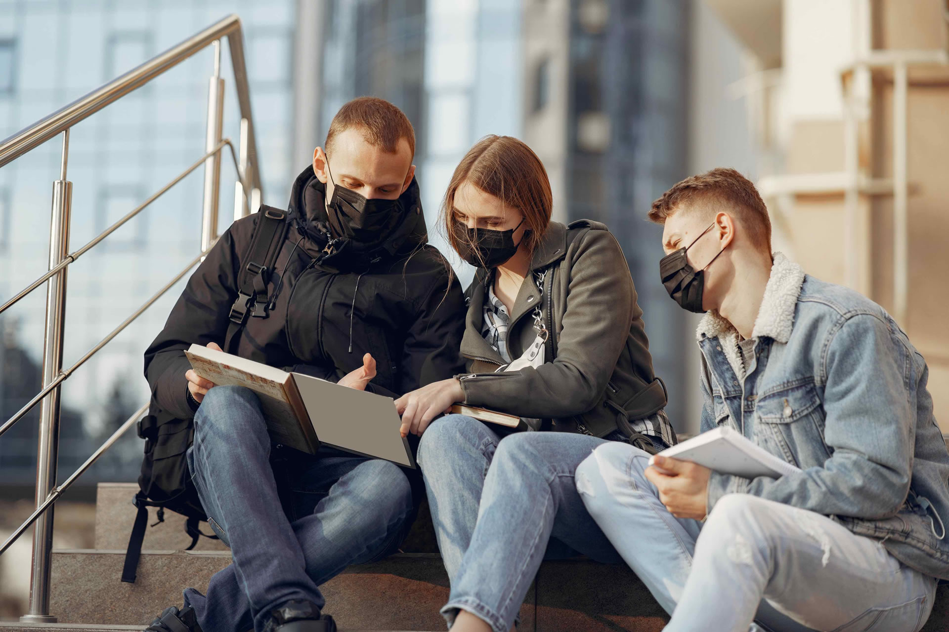 Desconfinamento começa pelas escolas, afirma ministra da Presidência