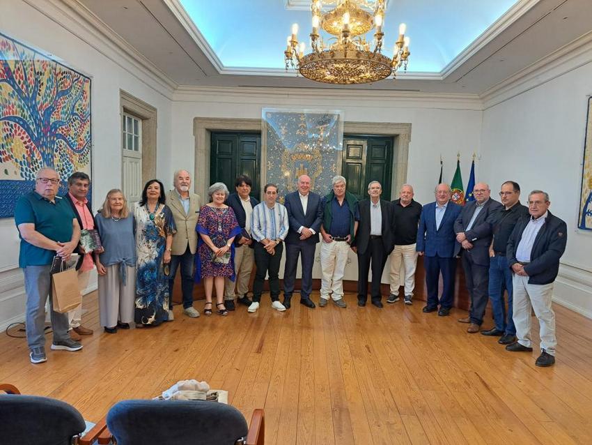 Prémio Internacional António Salvado: Obra do poeta português deveria ser estudada na escola