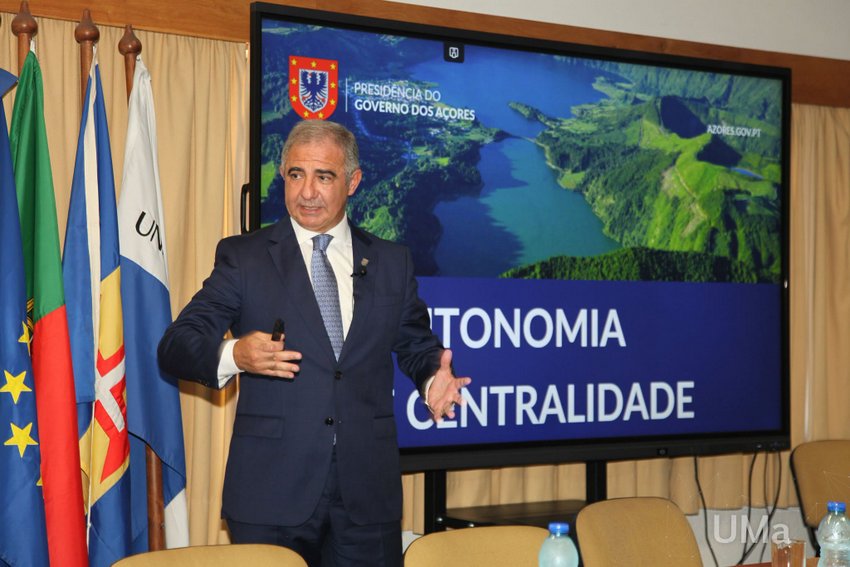 Bolieiro defende “autonomia do conhecimento” em aula na Universidade da Madeira