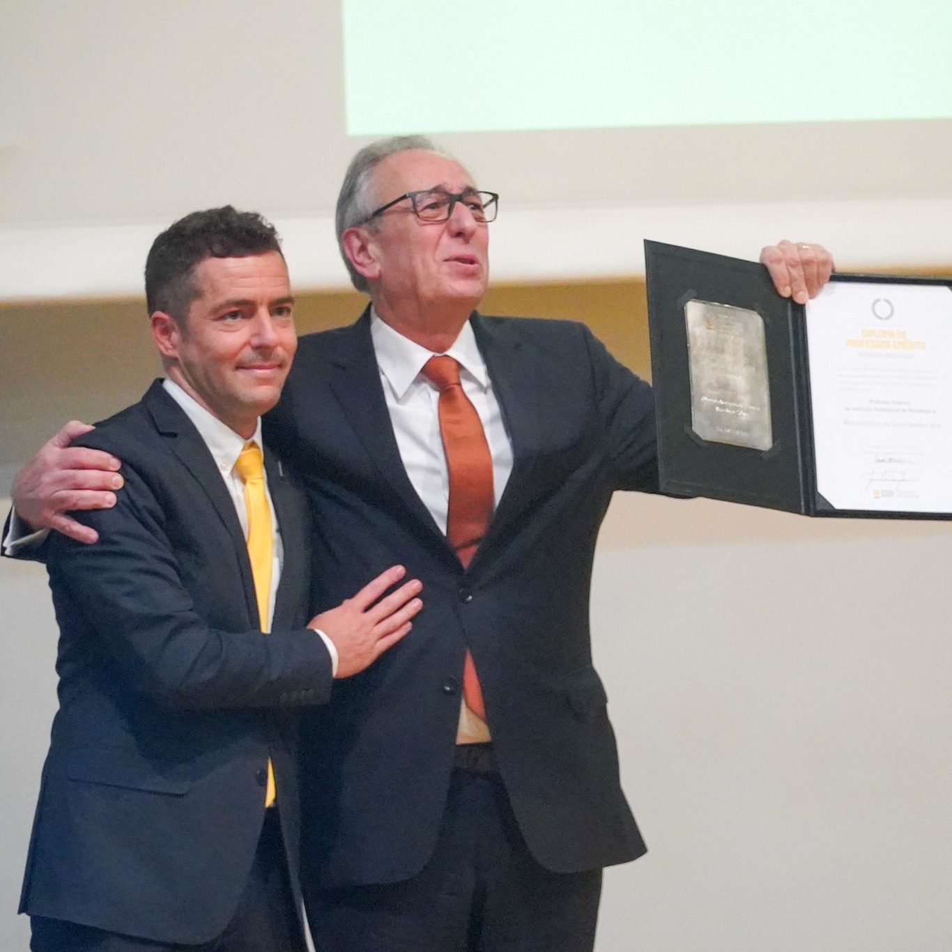 Luís Loures entregou a Albano Silva o título de professor emérito
